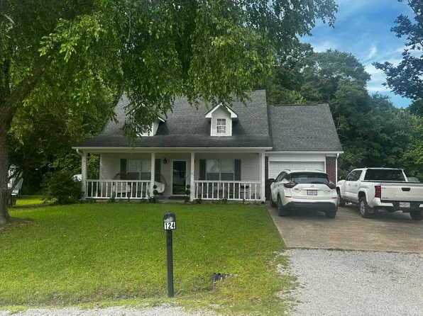 124 Maplewood Dr, Saltillo, MS 38866