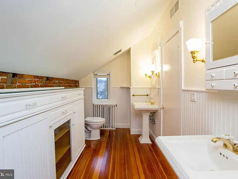67 Ferry St — Photo 21