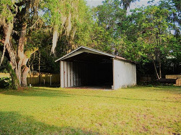 3rd image of 10908 Park Dr