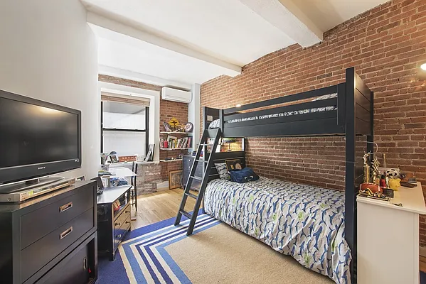 Sold by Nest Seekers International | media 20