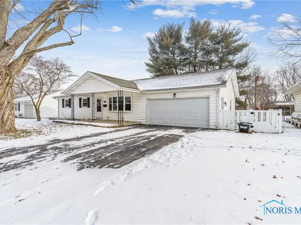 2001 Westview Dr, Findlay, OH 45840