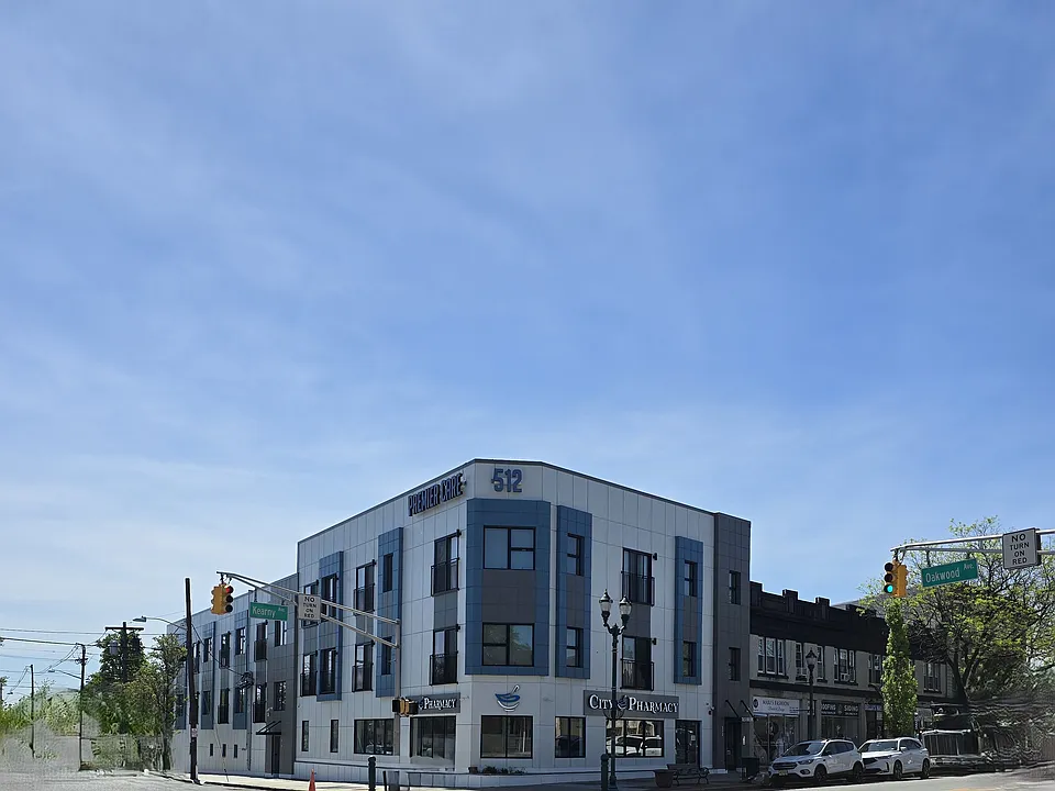 512 Kearny Ave #303
