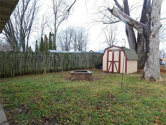 3rd image of 2435 Linwood Dr