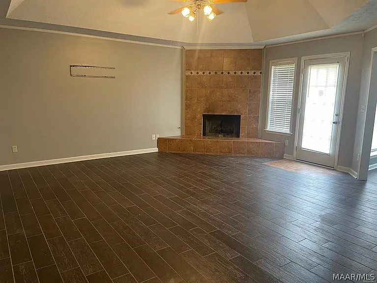6605 Denham Ct — Photo 4