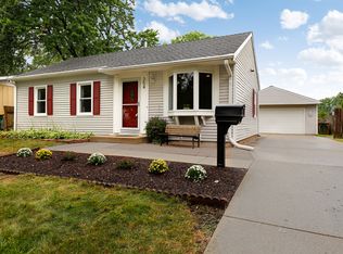 354 Lincoln Ter, Buffalo Grove, IL 60089