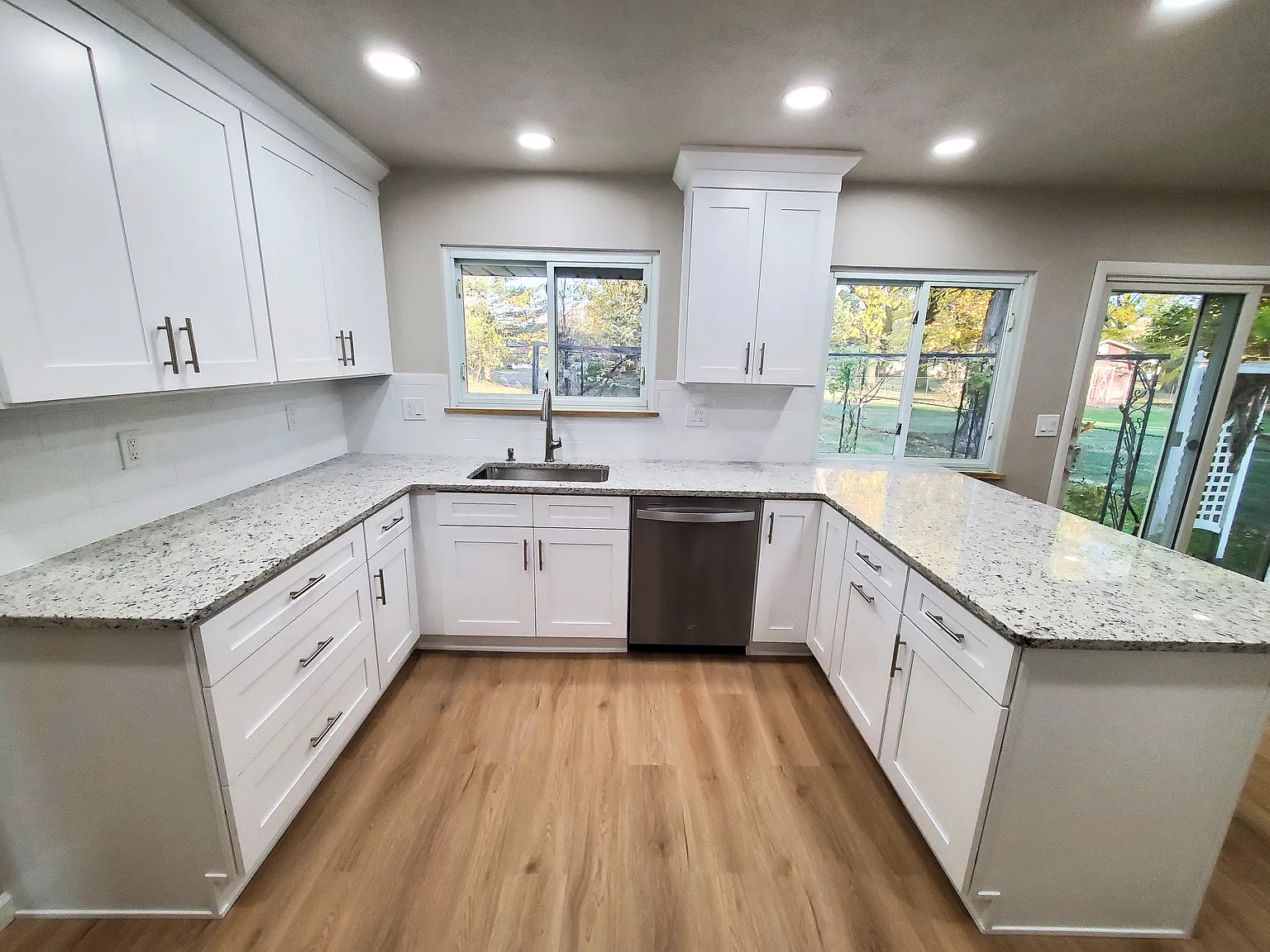 3 bed, 2958 sqft, $3,200 — Photo 1