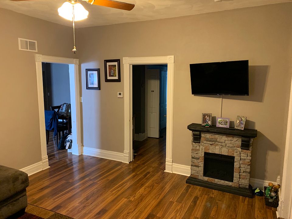 2nd image of 200 N Charcoal St