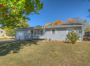 207 E Monroe St, Pierce City, MO 65723