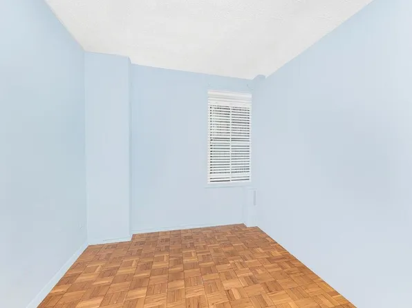 2835 Webb Avenue image 3 of 21