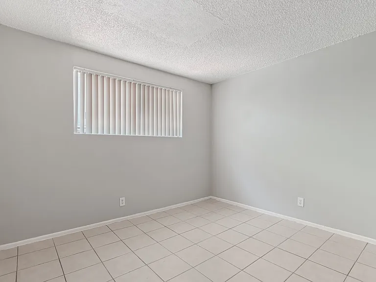 Shermanair Apartments — Photo 17