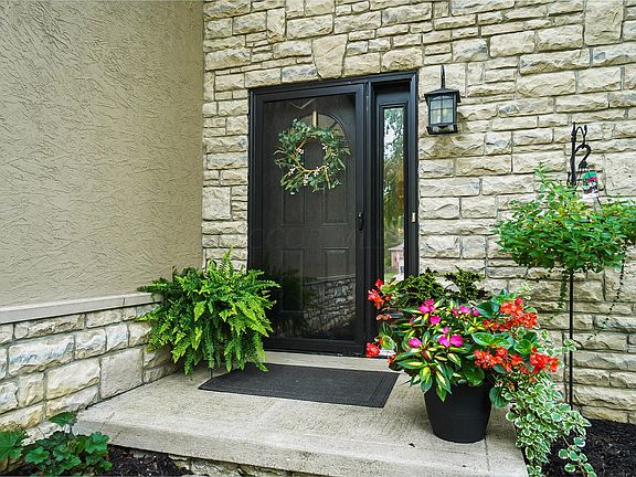 2nd image of 4999 Galway Dr
