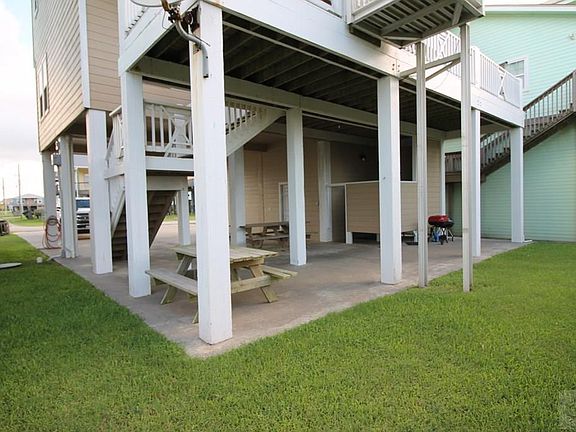 3rd image of 2792 Gulfview Ln
