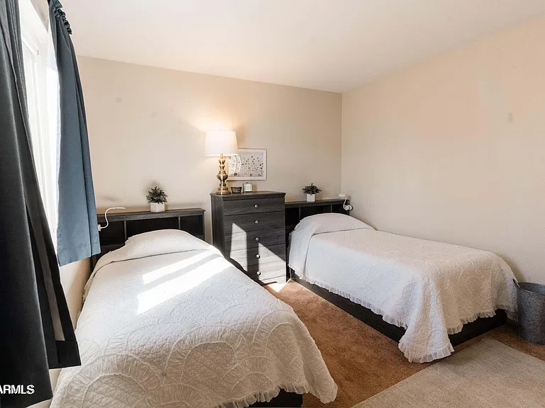 2322 E Millbrae Ct — Photo 30