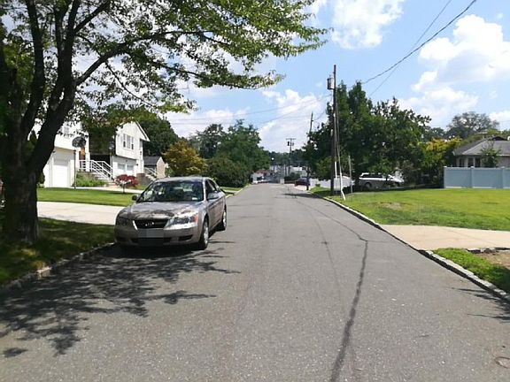 5th image of 27 Genevieve Pl