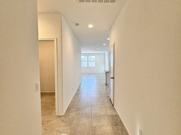 1137 W Chimes Tower Dr — Photo 23