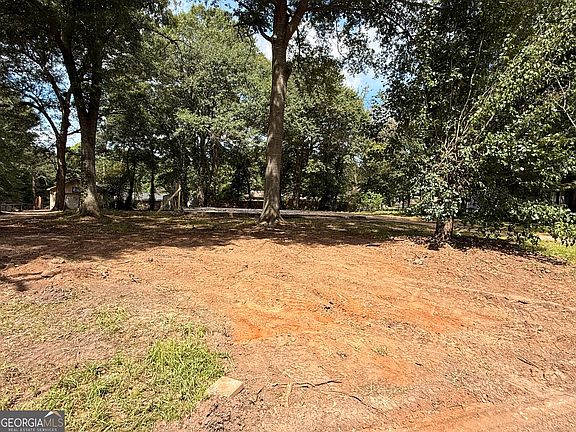 2nd image of 414 N Lake Dr