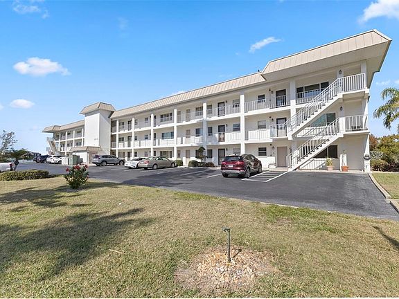 2nd image of 3330 Gulf Of Mexico Dr Unit 104-D