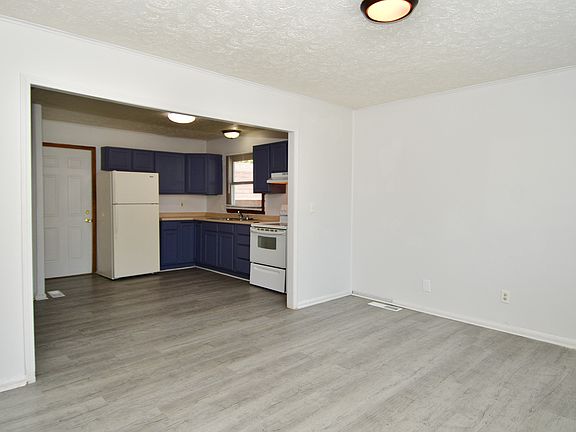 3rd image of 3024 Eagledale Dr