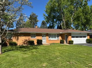 5634 W Hiawatha Ln, Stevensville, MI 49127