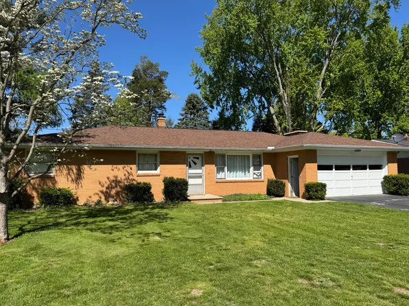 5634 W Hiawatha Ln, Stevensville, MI 49127