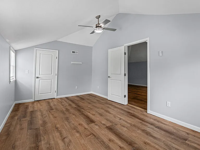 938 Locust Ave — Photo 21