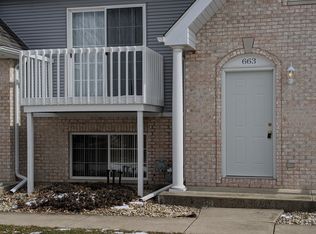 663 Windsor Ct, Sycamore, IL 60178