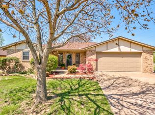 4401 Stonehenge Dr, Bartlesville, OK 74006