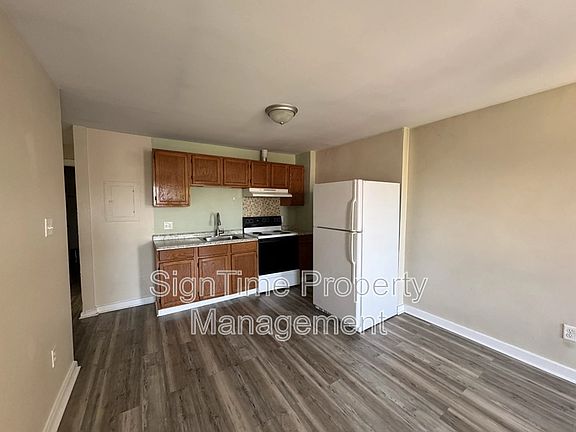 3rd image of 44 E Washington St APT 3