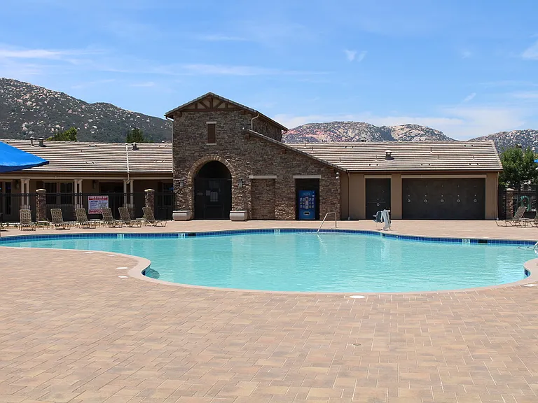 Wolf Creek community clubhouse & pool