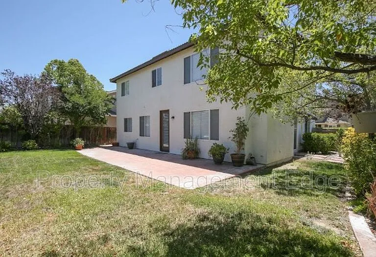 23536 Silverwood St — Photo 23
