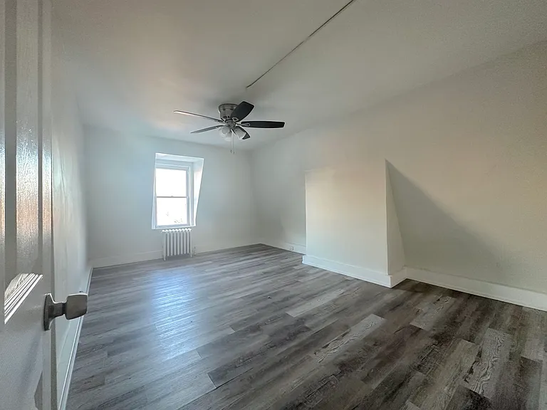275 Grand St #3 — Photo 7