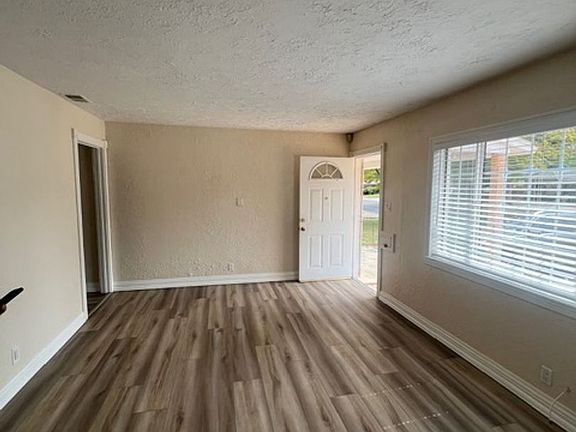 3rd image of 6025 McMahon Dr
