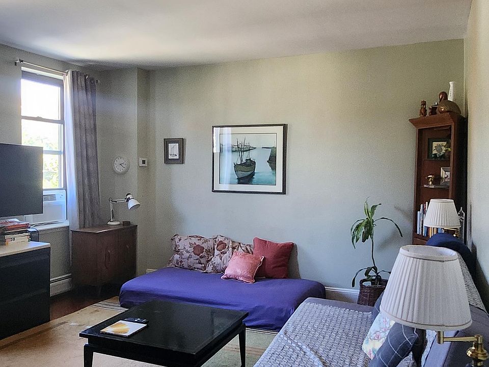 1st image of 553 Undercliff Ave #L