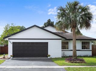 10050 SW 12th St, Pembroke Pines, FL 33025