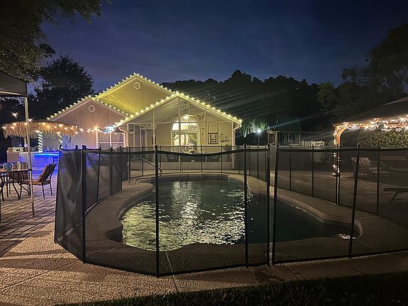 Huge Backyard: in-ground swimming pool, gazebo, fire pit, kids park, barbecue & more.