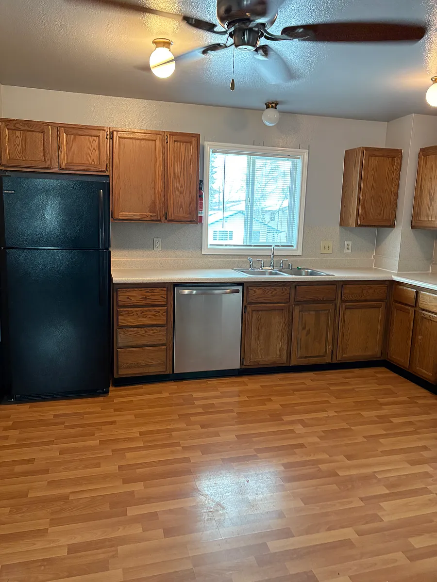 Building Photo - 309 Irwin St #3