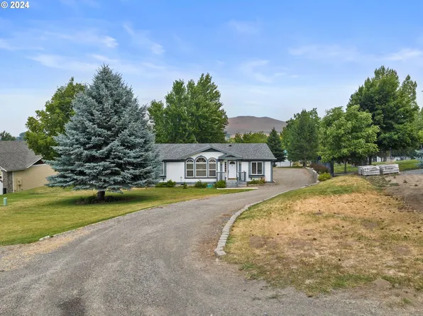 32 9th St, Baker City, OR 97814