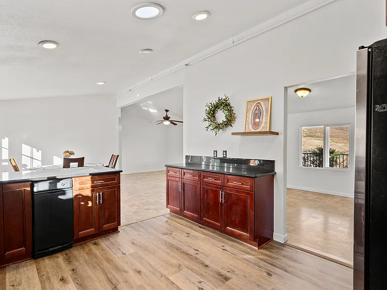 35401 Ridge Route Rd — Photo 22