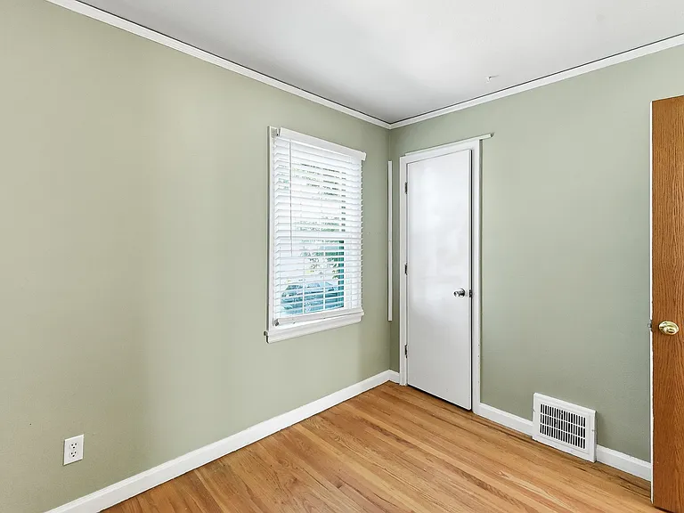 5227 Rees St — Photo 15