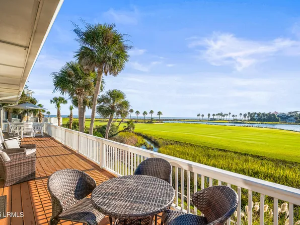 461 Porpoise Cir, Saint Helena Island, SC 29920