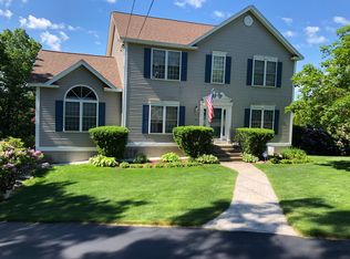 203 Rosegate Farm Dr, Manchester, NH 03109