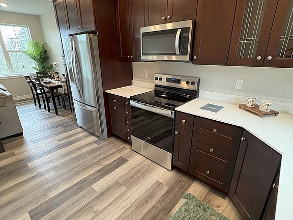 2nd image of 3645 Sussex Dr