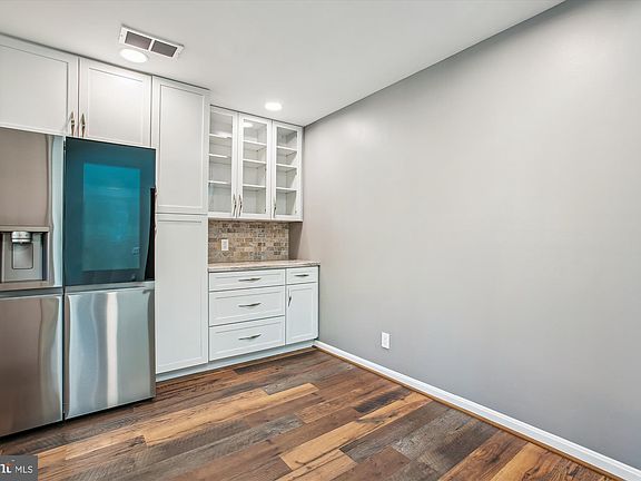 5th image of 3902 Golf Tee Ct APT 302
