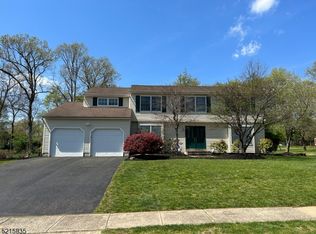 140 Hickory Rd, Somerset, NJ 08873