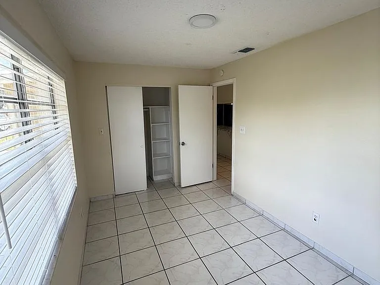 204 La Paz Dr — Photo 22