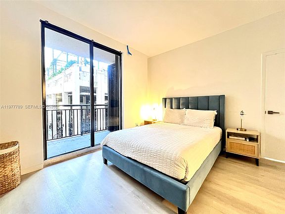 5th image of 540 Brickell Key Dr