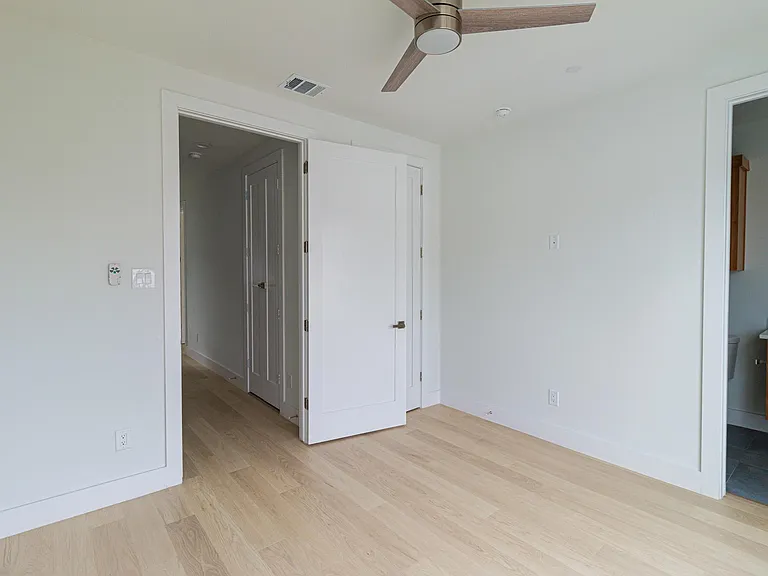 4210 Roseland Ave #104 — Photo 22
