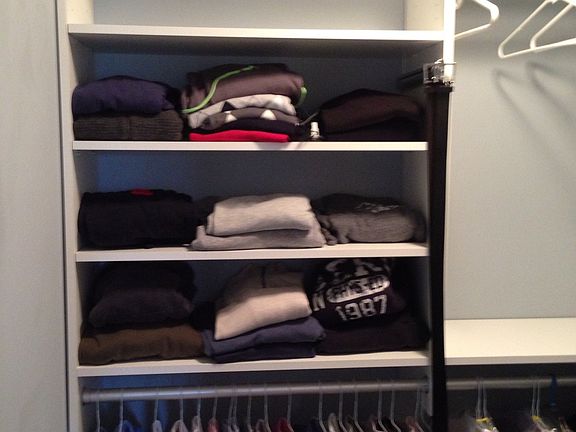 walk in closet master suite