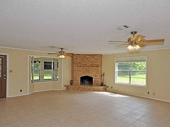 3rd image of 1520 McCullough Dr #878
