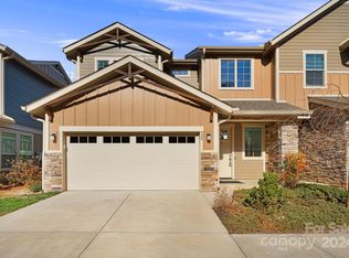 520 Sweet Birch Park Ln, Black Mountain, NC 28711